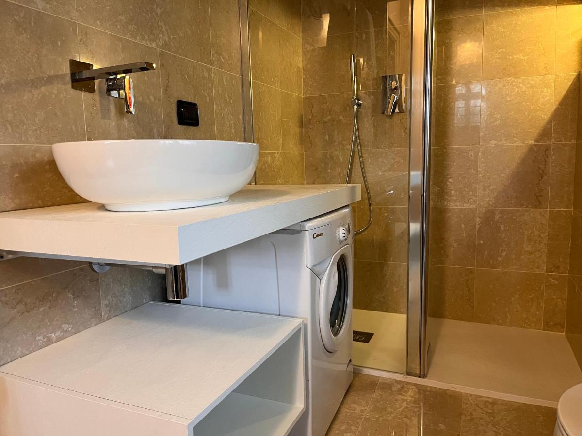 Appartamento in villa storica vista lago e piscina Lesa Esterno foto