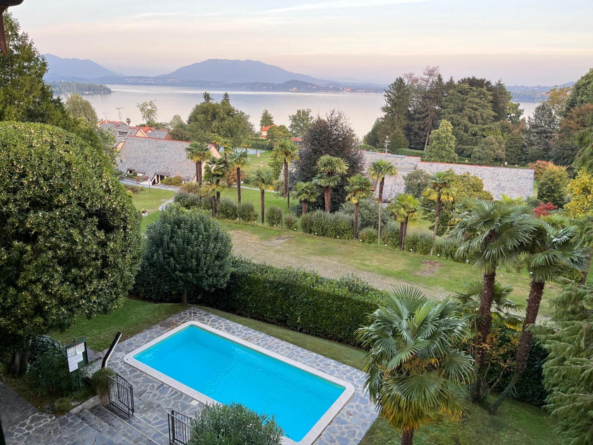 Appartamento in villa storica vista lago e piscina Lesa Esterno foto