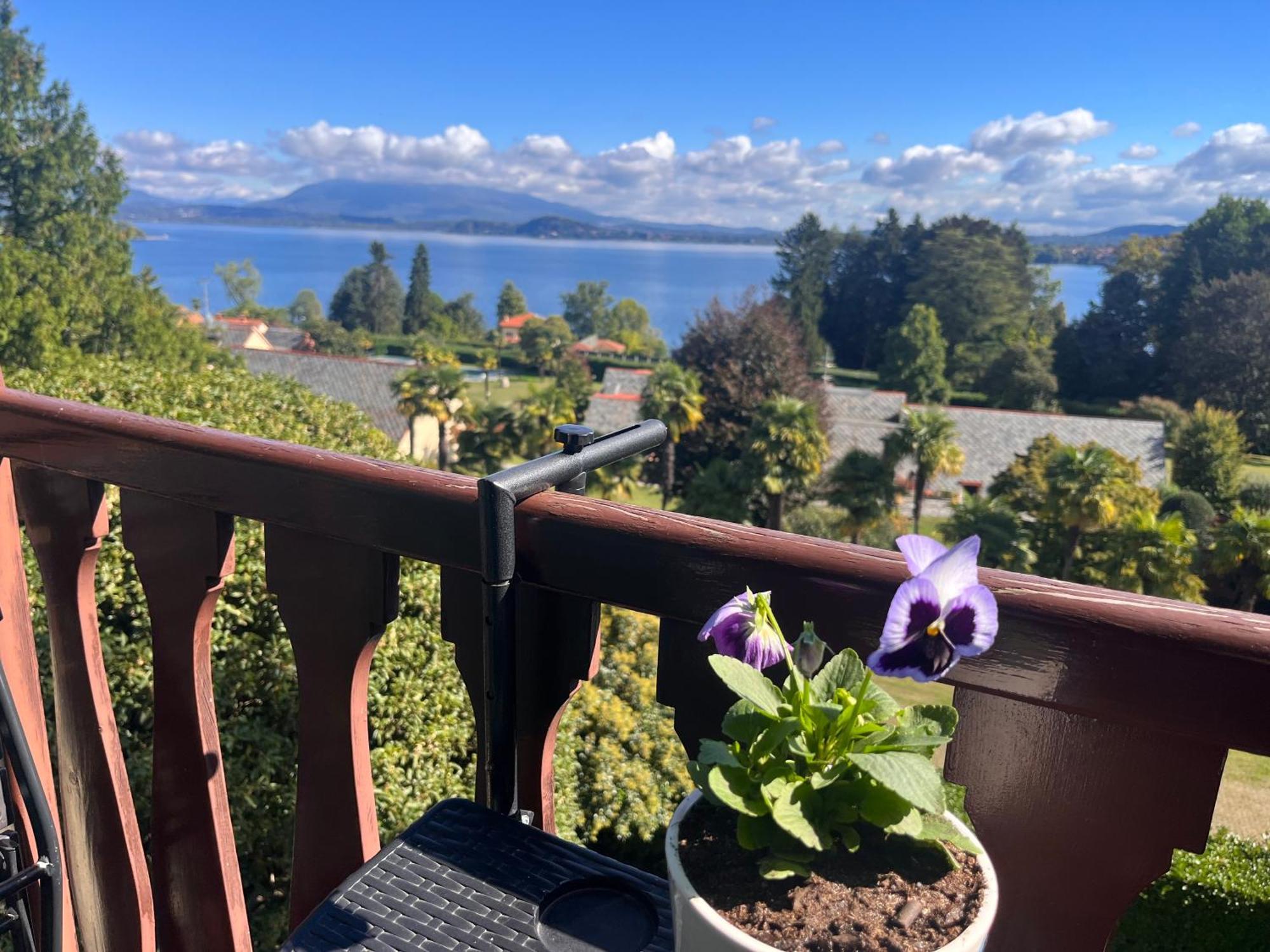 Appartamento in villa storica vista lago e piscina Lesa Esterno foto