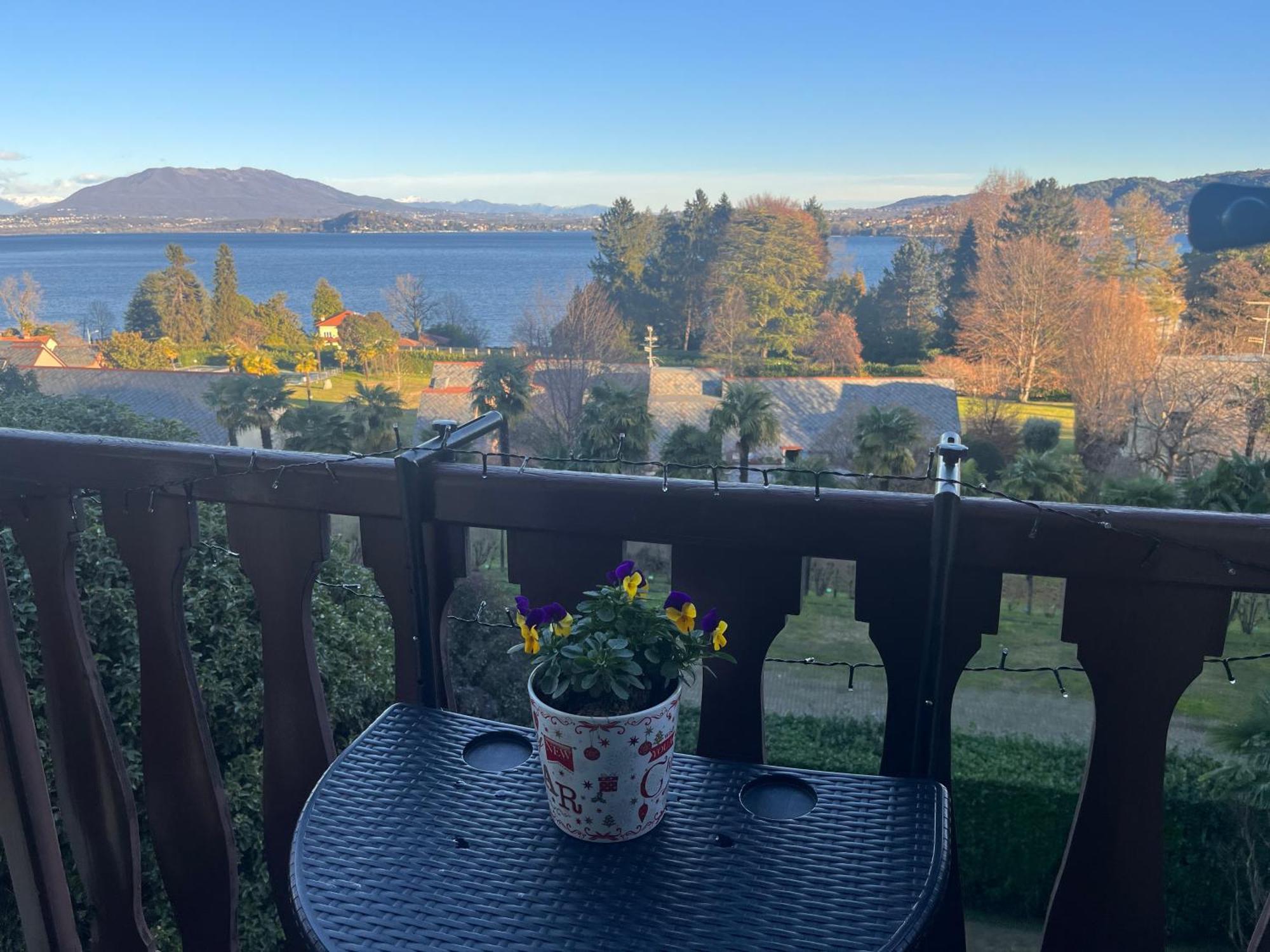 Appartamento in villa storica vista lago e piscina Lesa Esterno foto